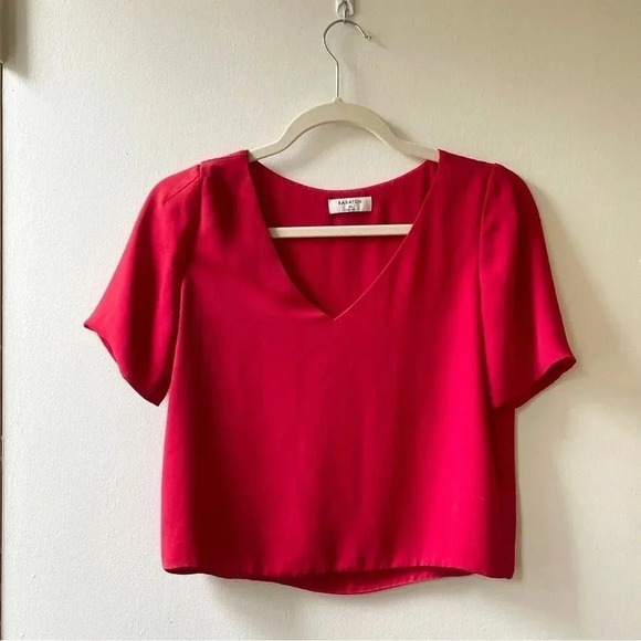 Aritzia Babaton Randy Blouse Top V Neck Shirt Short Sleeve Red - Picture 5 of 11